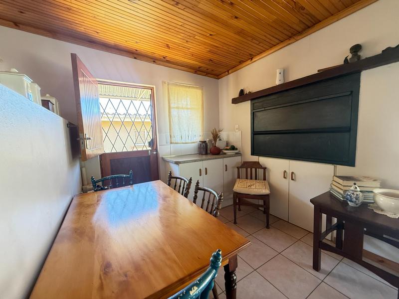 4 Bedroom Property for Sale in Bergzicht Western Cape